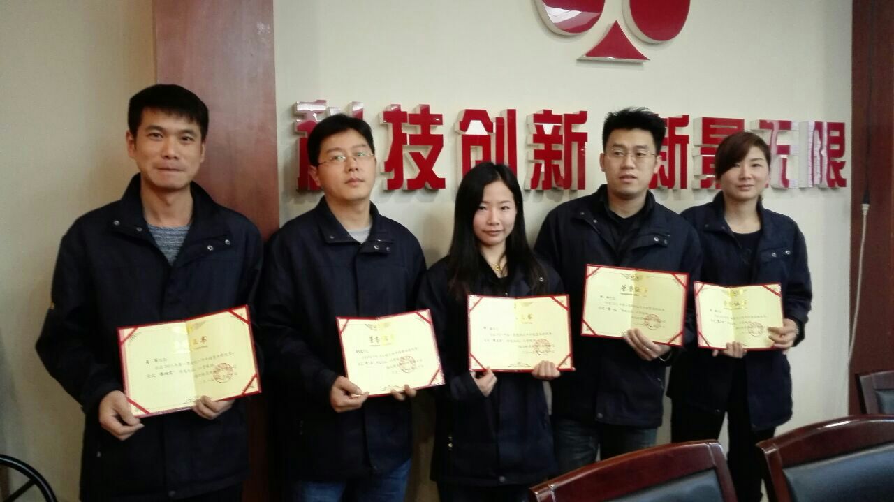 从左往右:姜军,周天发,邓杜,李科,肖娟